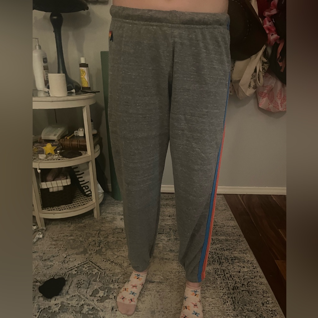 Av Sweats